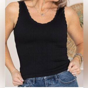Marled Black Ribbed Scallop Tank Top